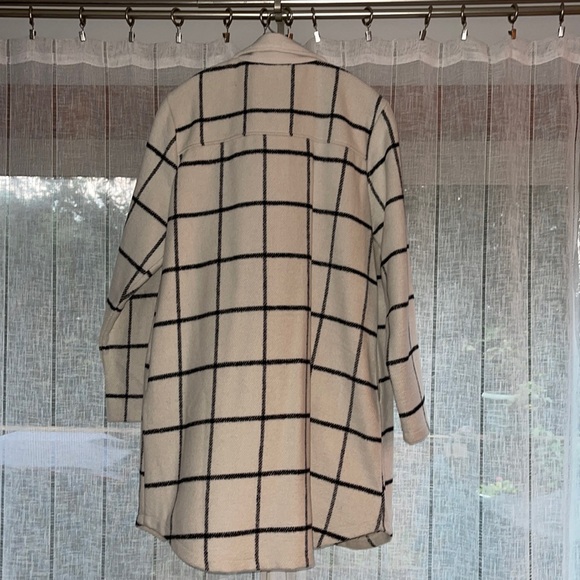 Long button down shirt jacket - Picture 2 of 4